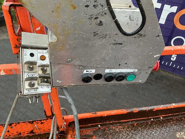 2015 - skyjack - sj 8841 - 4x4 - schaarhoogwerker - afbeelding 13 van  13
