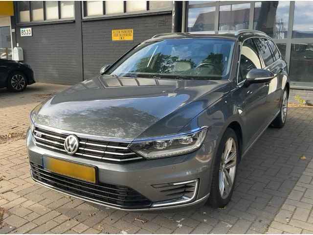 2015 - volkswagen - passat variant - 1.4 tsi gte highline ht-758-v iaw - afbeelding 1 van  12