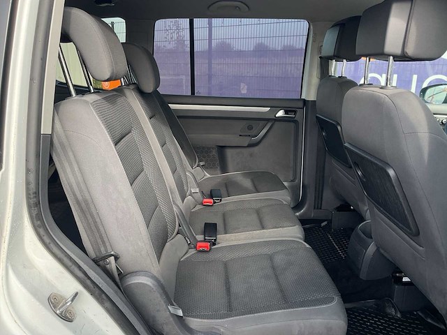2015 - volkswagen - touran - 2.0 tdi comfl. bluem - personenauto - afbeelding 10 van  19