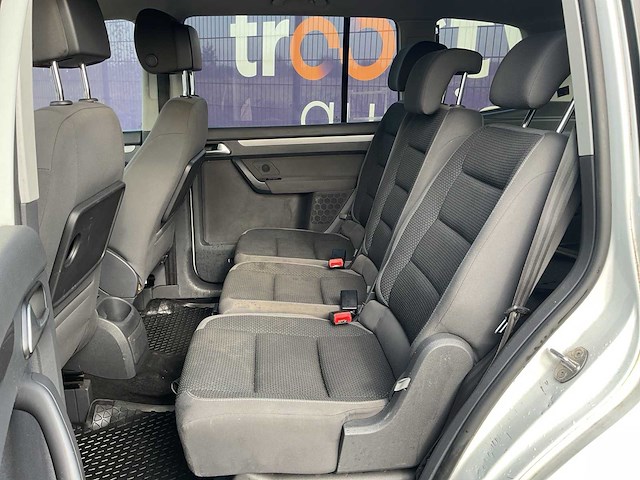 2015 - volkswagen - touran - 2.0 tdi comfl. bluem - personenauto - afbeelding 18 van  19