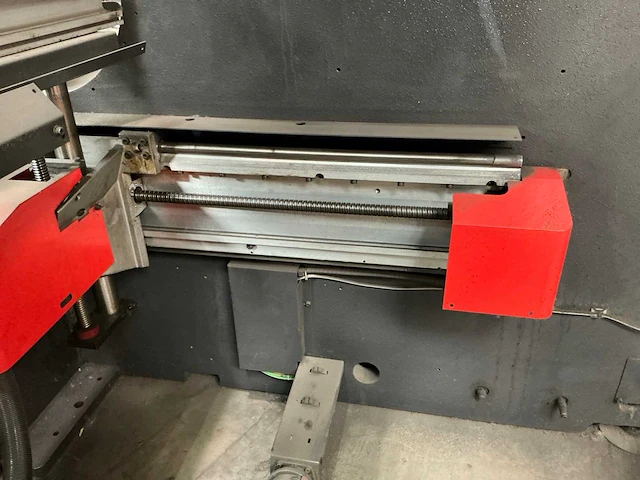 2015 amada hfe 3i 1704 8 axes l cnc-kantbank - afbeelding 2 van  14