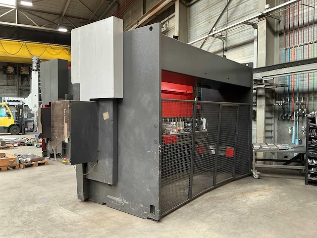 2015 amada hfe 3i 1704 8 axes l cnc-kantbank - afbeelding 11 van  14
