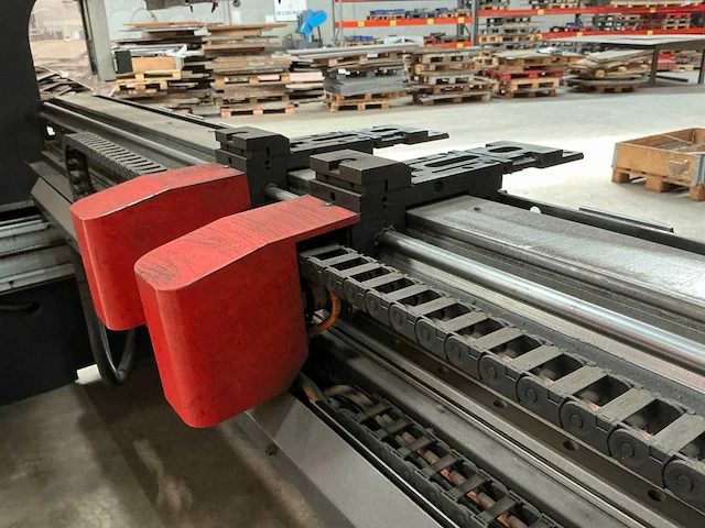 2015 amada hfe 3i 1704 8 axes l cnc-kantbank - afbeelding 14 van  14