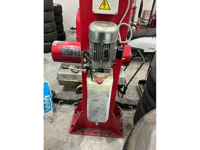 2015 apac 1511d hefbrug 3,2 ton, drempelvrij - afbeelding 10 van  14