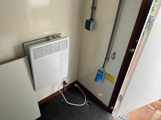 2015 atec mobiele schaftkeet met zonnepanelen en lithium accusysteem - afbeelding 24 van  41