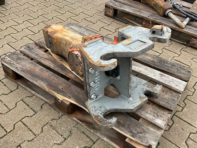 2015 atlas copco sb 202 hydraulische sloophamer - afbeelding 2 van  8