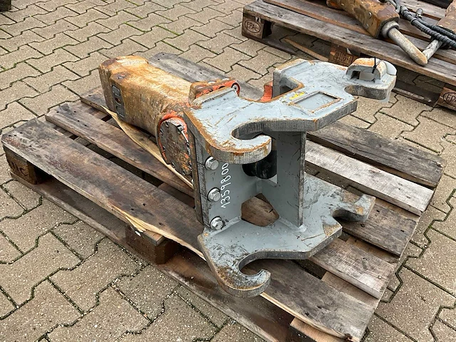 2015 atlas copco sb 202 hydraulische sloophamer - afbeelding 2 van  8