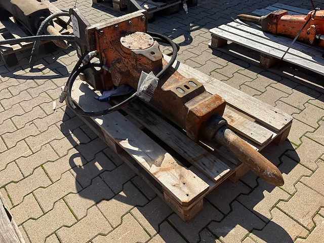 2015 atlas copco sb 302 hydraulische sloophamer - afbeelding 2 van  9