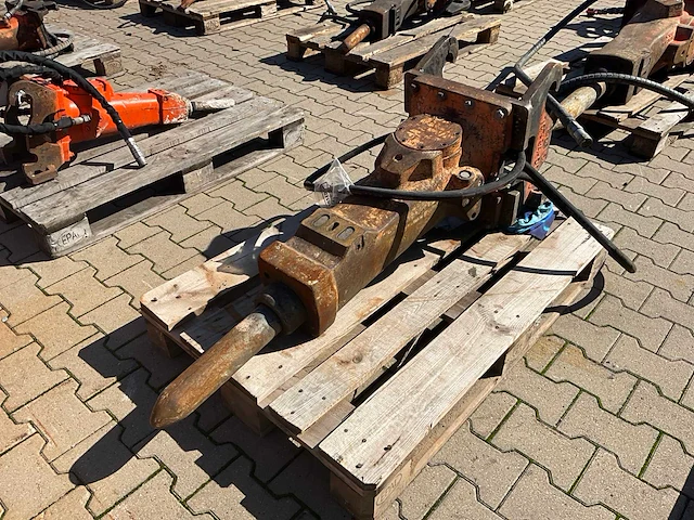 2015 atlas copco sb 302 hydraulische sloophamer - afbeelding 3 van  9