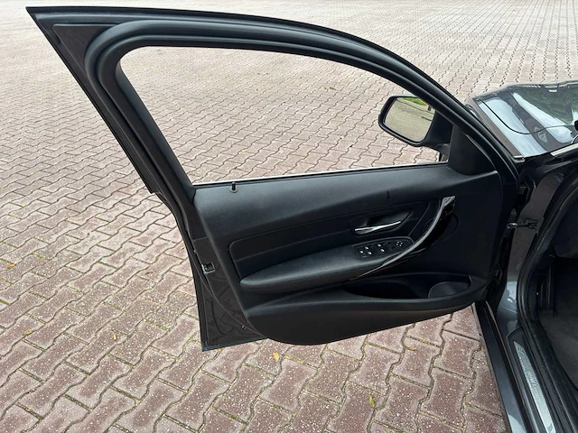 2015 bmw 3-serie touring 318d m sport he. personenauto - afbeelding 36 van  111