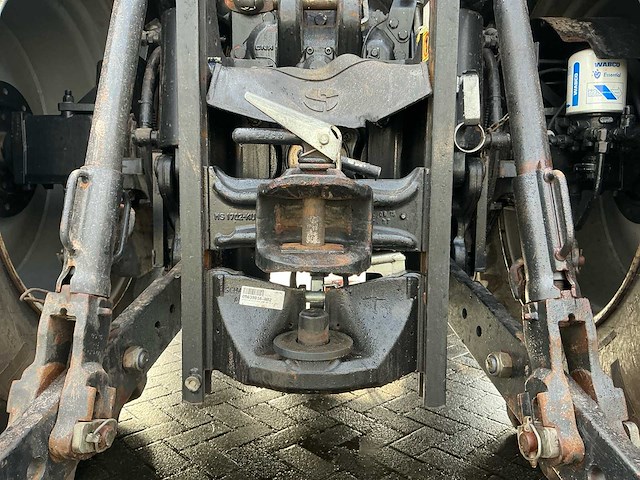 2015 case ih 185 vierwielaangedreven landbouwtractor - afbeelding 2 van  18