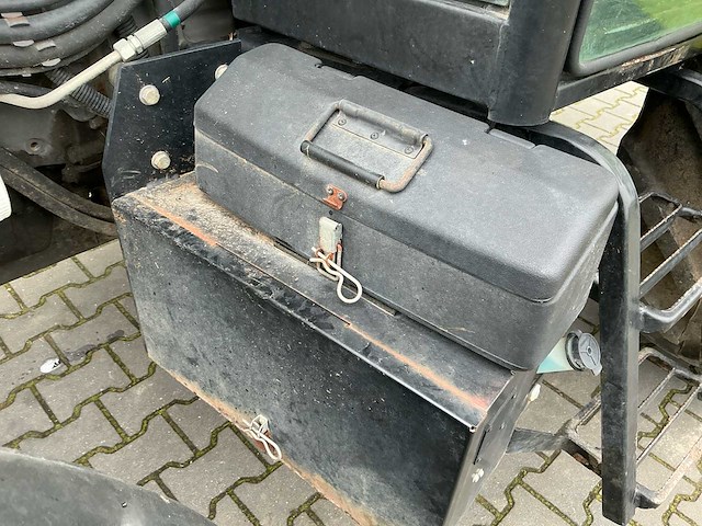 2015 claas axos 320 / a62 vierwielaangedreven landbouwtractor - afbeelding 17 van  46