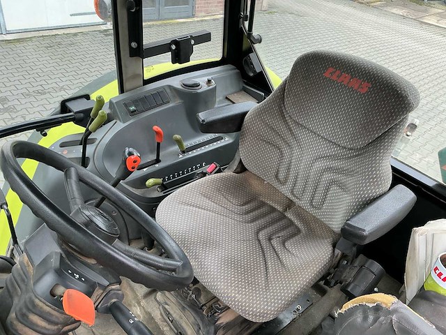 2015 claas axos 320 / a62 vierwielaangedreven landbouwtractor - afbeelding 34 van  46