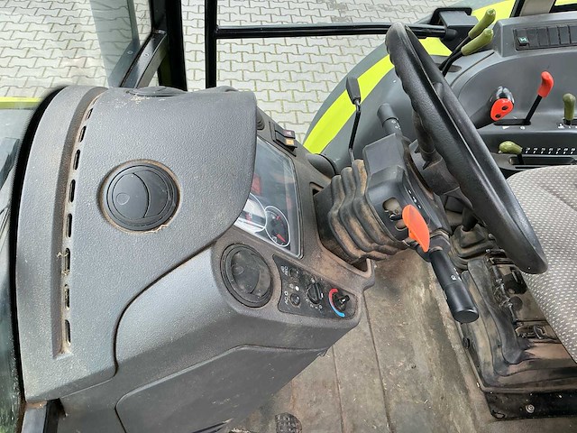 2015 claas axos 320 / a62 vierwielaangedreven landbouwtractor - afbeelding 36 van  46