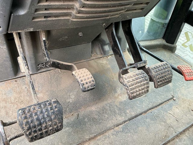 2015 claas axos 320 / a62 vierwielaangedreven landbouwtractor - afbeelding 40 van  46