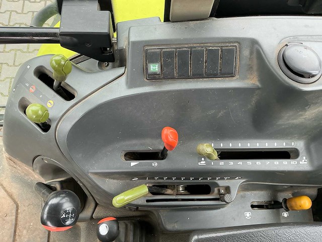 2015 claas axos 320 / a62 vierwielaangedreven landbouwtractor - afbeelding 41 van  46