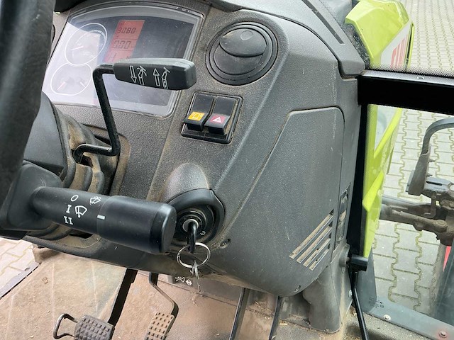 2015 claas axos 320 / a62 vierwielaangedreven landbouwtractor - afbeelding 42 van  46