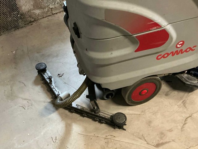 2015 comac innova 100b zelfrijdende veegmachine - afbeelding 7 van  9