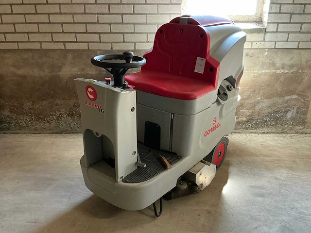 2015 comac innova 100b zelfrijdende veegmachine - afbeelding 1 van  10