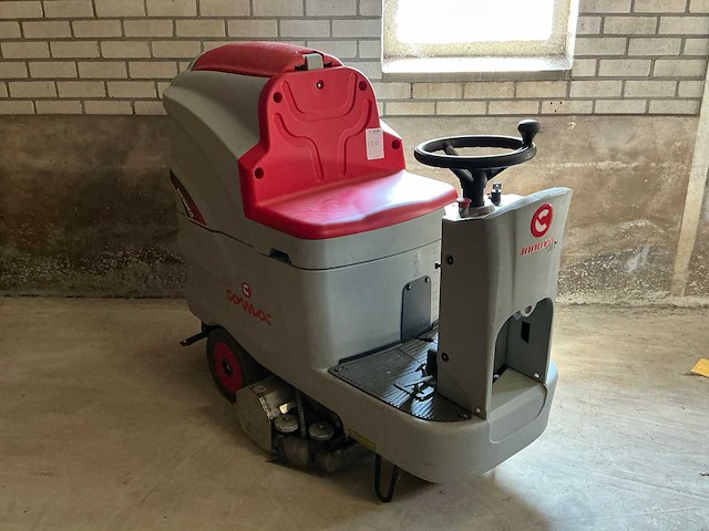 2015 comac innova 100b zelfrijdende veegmachine - afbeelding 3 van  10