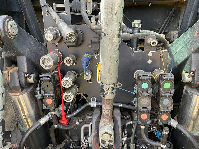 2015 deutz 7210 11v vierwielaangedreven landbouwtractor - afbeelding 10 van  28