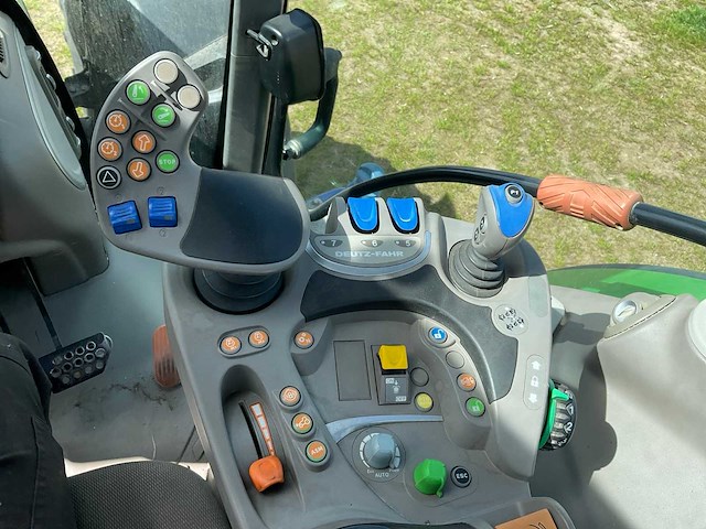 2015 deutz 7210 11v vierwielaangedreven landbouwtractor - afbeelding 20 van  28