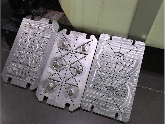 2015 dmg mori dmc1450v cnc verticale bewerkingscentra - afbeelding 24 van  31