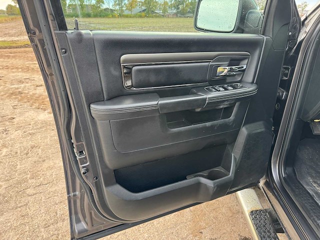 2015 dodge ram 1500 sport 5.7 v8 qc 6'4 - afbeelding 13 van  31