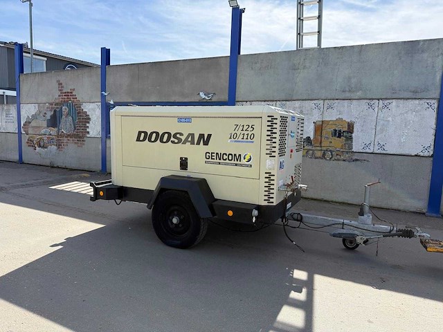 2015 doosan 7/125-10/110 mobiele compressor - afbeelding 1 van  9