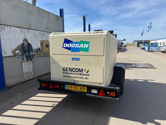 2015 doosan 7/125-10/110 mobiele compressor - afbeelding 3 van  9