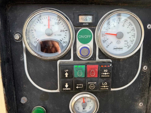 2015 doosan 7/125-10/110 mobiele compressor - afbeelding 8 van  9