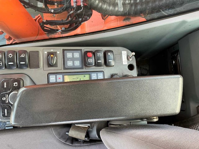 2015 doosan dx140w-3 banden graafmachine - afbeelding 13 van  21