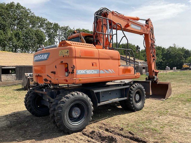 2015 doosan dx160w-3 banden graafmachine - afbeelding 8 van  17
