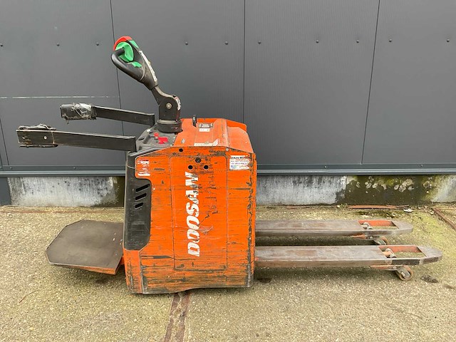 2015 doosan ledh20mp elektrische palletwagen met platform - afbeelding 1 van  6
