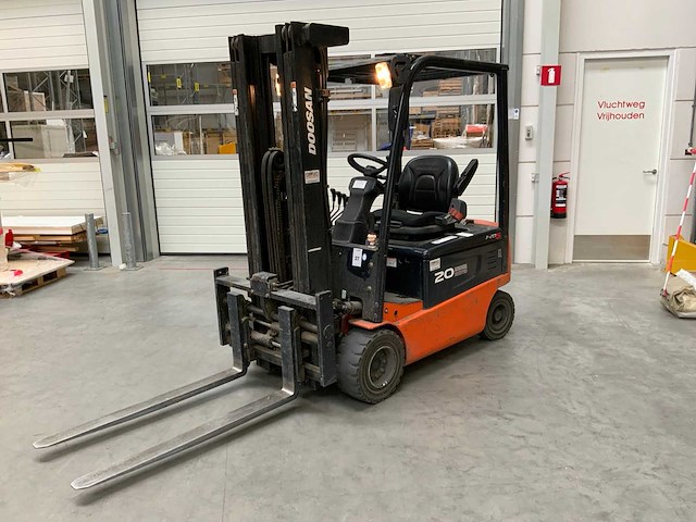 2015 doosan pro5 20 vorkheftruck - afbeelding 1 van  18