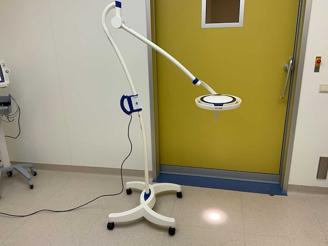 2015 dr mach led 130 operatielamp - afbeelding 2 van  9