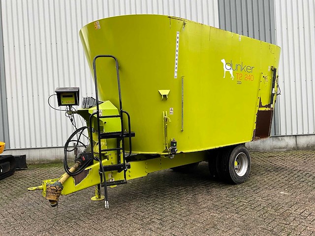 2015 dunker t2 240 voermengwagen - afbeelding 1 van  26