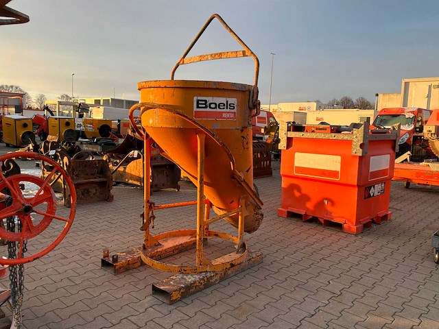 2015 eichinger 1021.8 betonkubel - afbeelding 4 van  6