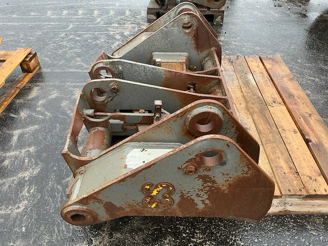 2015 eurosteel l60h hydraulische snelwissel - afbeelding 7 van  8
