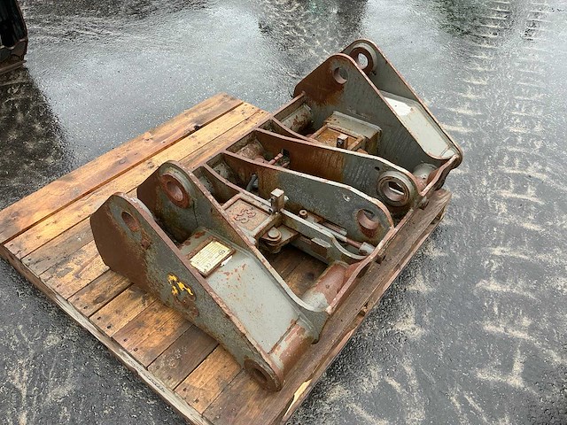 2015 eurosteel l60h hydraulische snelwissel - afbeelding 2 van  5