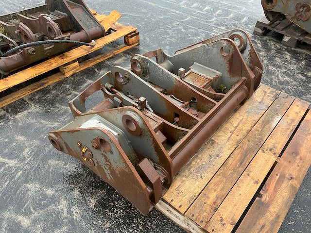 2015 eurosteel l60h hydraulische snelwissel - afbeelding 3 van  5