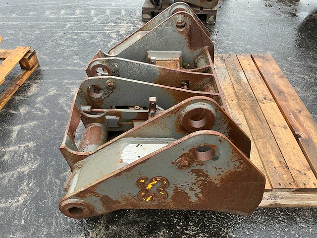 2015 eurosteel l60h hydraulische snelwissel - afbeelding 4 van  5