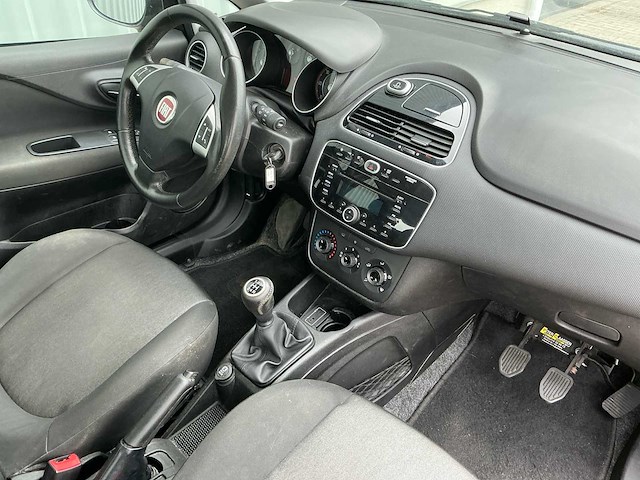 2015 fiat punto evo 1.3 m-jet street personenauto - afbeelding 7 van  27