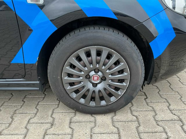2015 fiat punto evo 1.3 m-jet street personenauto - afbeelding 19 van  27