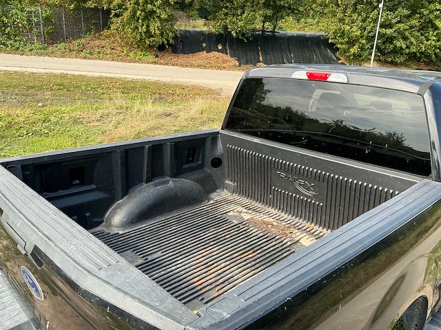 2015 ford f150 xlt personenauto - afbeelding 8 van  32