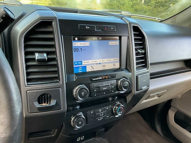 2015 ford f150 xlt personenauto - afbeelding 17 van  32