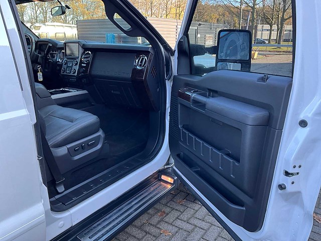 2015 ford f250 super duty platinum v8 6.2l lariat v-77-hrz - afbeelding 28 van  43