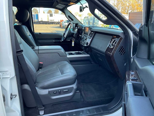 2015 ford f250 super duty platinum v8 6.2l lariat v-77-hrz - afbeelding 29 van  43