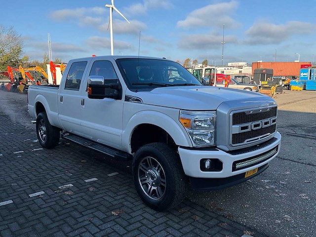 2015 ford f250 super duty platinum v8 6.2l lariat v-77-hrz - afbeelding 42 van  43