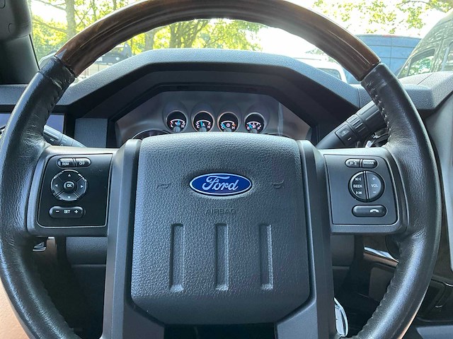 2015 ford f250 super duty platinum v8 6.2l lariat van v-77-hrz - afbeelding 20 van  46